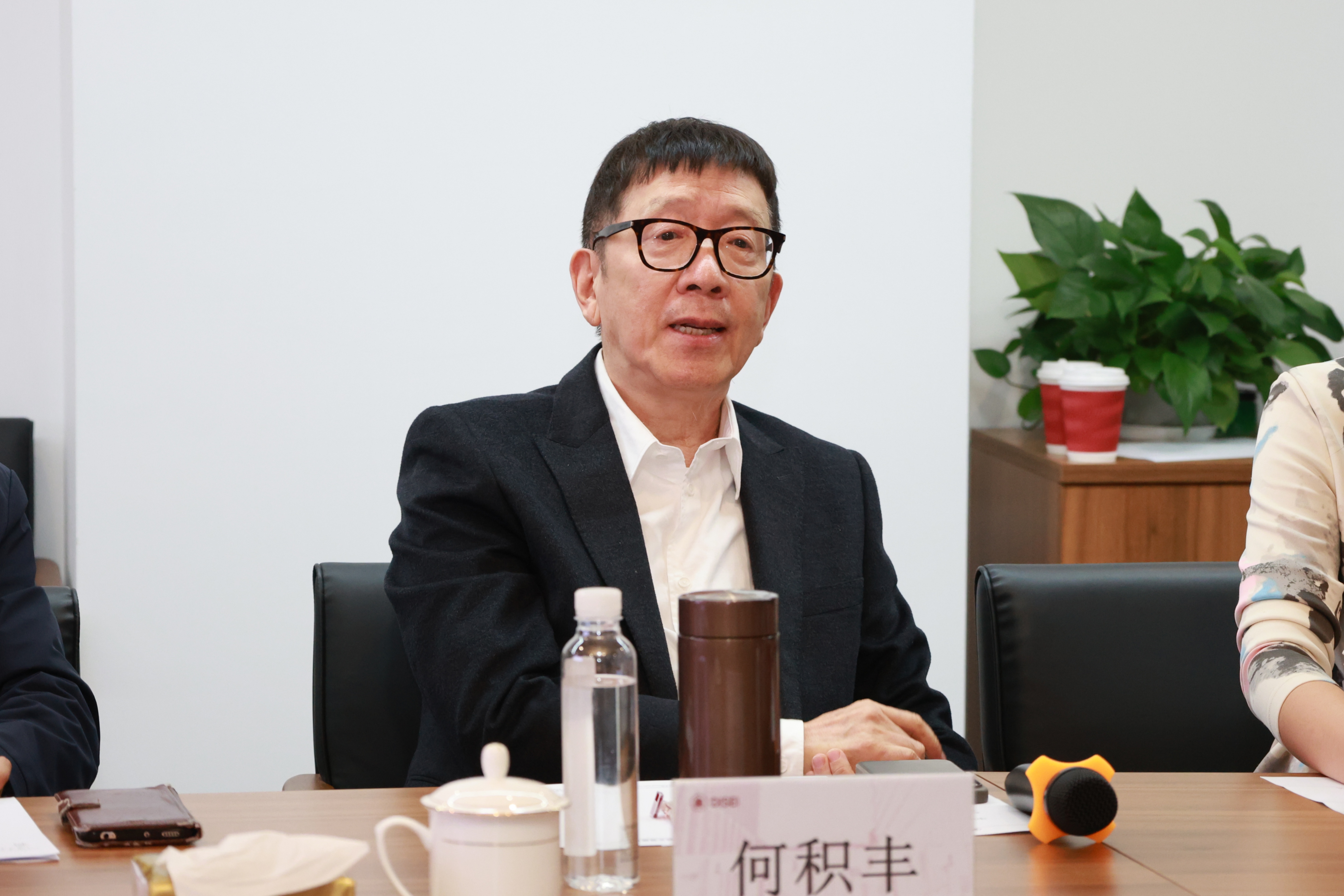 何积丰.jpg 何积丰.jpg