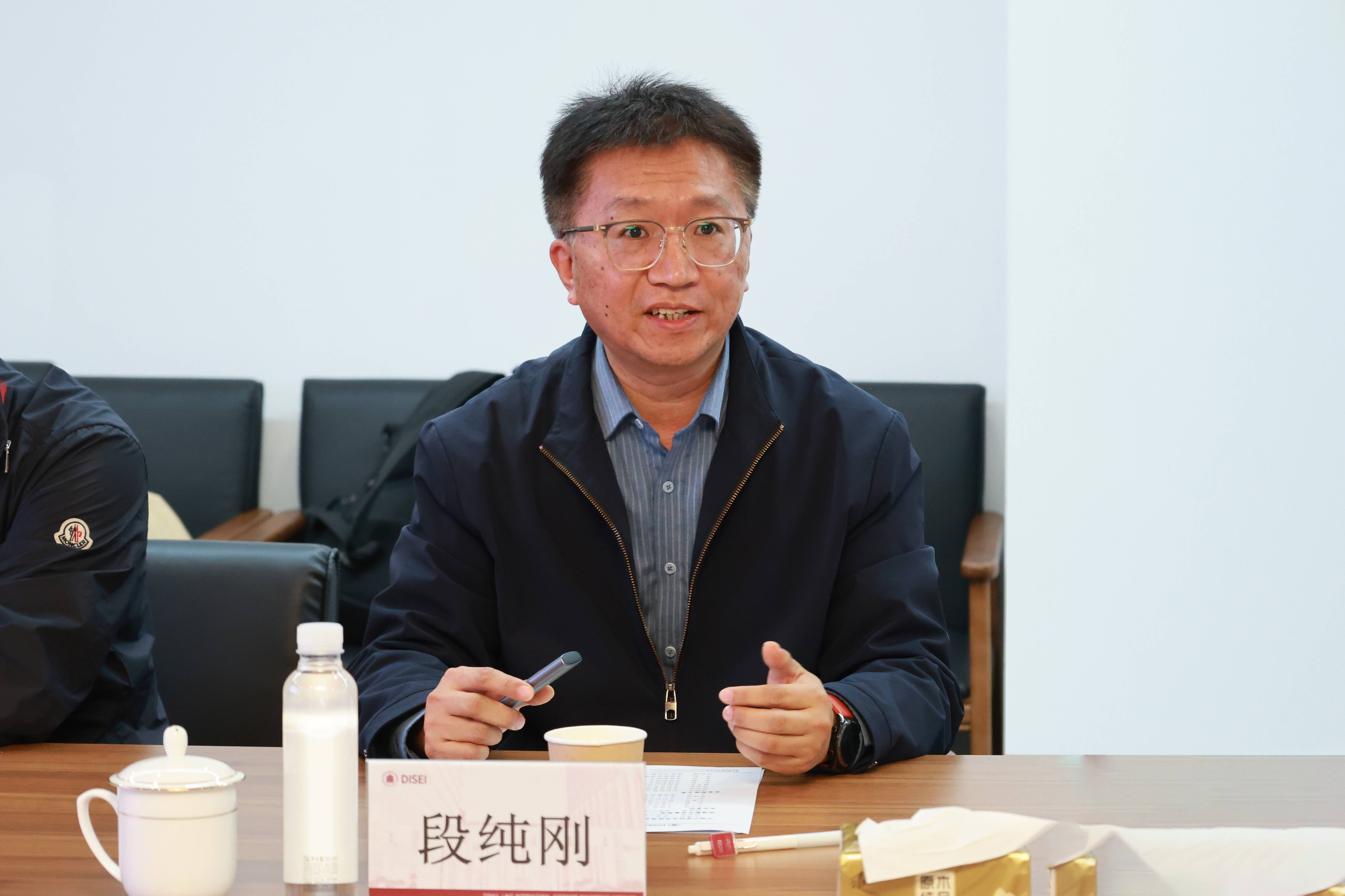 段纯刚(1).jpg 段纯刚(1).jpg
